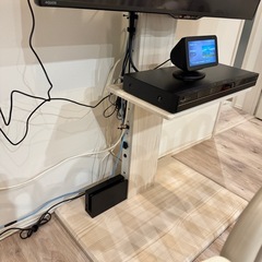 【新品・組立済】テレビスタンド キャスター付 棚板付き 32〜 70インチ対応 高さ調節可能 上下＆左右調節可能 首振りの画像