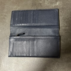 プラダ財布の画像