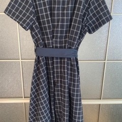 ③チェック柄ワンピースの画像