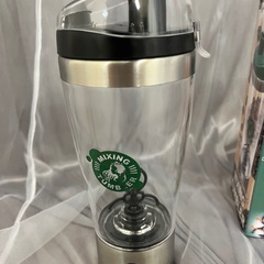 【残り１点】マキシングタンブラー ブラック 450ml スイッチを押すと回転の画像