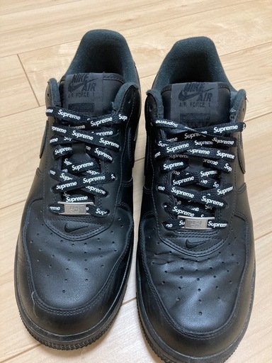 NIKE
エアフォースワン　シュプリーム