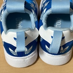 adidas こどもくつ靴の画像
