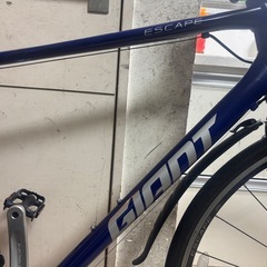 GIANT ESCAPE R3ネイビークロスバイクの画像