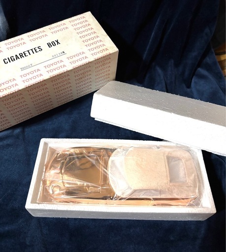 ☆【TOYOTA 2000GT ゴ－ルド金属製 シガーケース ビンテージ