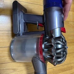 dyson v8 fluffy スティッククリーナー 本体の画像