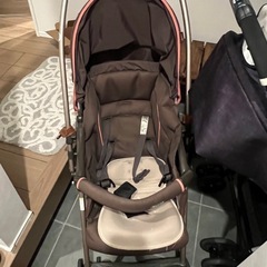 combiベビーカーの画像
