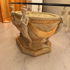 ガラス製テーブルの画像
