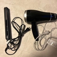 ヘアアイロン、ヘアドライヤーのセットの画像