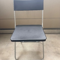 折り畳みイスの画像