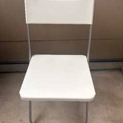 折り畳みイスの画像