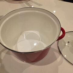 ホーロー鍋の画像