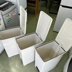 【リサイクルショップ ピカソ 小松原】🗑️✨ペダル式ゴミ箱 ホワイト（45L前後）✨🗑️★1460★の画像