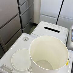 【リサイクルショップ ピカソ 小松原】🗑️✨DAISO スイング式ゴミ箱（1.5L）✨🗑️★3314★の画像