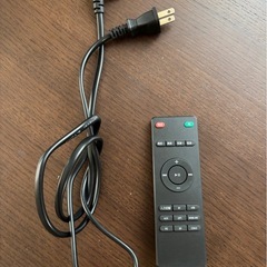 ブラック サウンドバー リモコン付きの画像