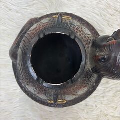 レトロ たぬき 分福茶釜 蓋付き小物入れ 縁起物 招福意匠 コイン装飾 金色リング取手 和風インテリア 玄関 茶室飾り 置物 レトロ雑貨 インテリア小物の画像
