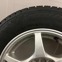 スタッドレスタイヤの画像