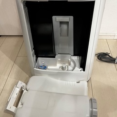 シャープ 加湿 空気清浄機 プラズマクラスター 25000 ハイグレード 19畳 / 空気清浄 31畳 ホワイト KI-NS70-Wの画像