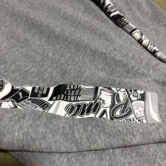 PUMAジップアップパーカーの画像