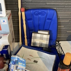 【6443他】日用品　大量　まとめ　ライト　ヒーター　マッサージ機　鏡　食器　本　ドライヤー　体重計　鉛筆削り　※一部ジャンク品あり の画像