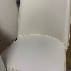 80cm円形ダイニングテーブル　回転チェア2つの画像