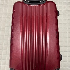えんじ色　キャリーケース　キャリーバック三泊四日用の画像