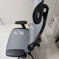 オフィスチェア　ニトリ　ひじ掛け　ヘッドレスト　フットレストの画像