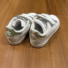 adidas スタンスミスの画像