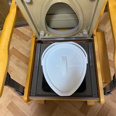 介護用ポータブルトイレの画像