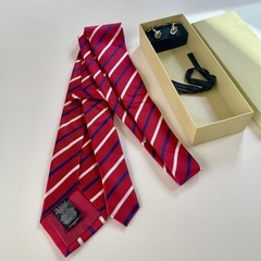 Tie Rack ネクタイとタイピンのセットの画像