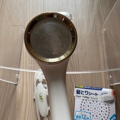 お風呂のイスとシャワーヘッドのセットの画像