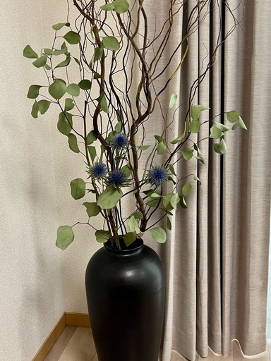 陶器の花瓶 大きい 26cm フラワーベース TAMAKI AYA アヤ ロングL｜くすみカラー 白 黒 グレー｜ おしゃれ かわいい 倒れない マット  シンプル｜北欧 カフェ風 インテリア 一輪挿し 花びん 花器｜ギフト プレゼント 新生活 おうち時間 母の日 - 【丸利玉樹利喜蔵商店 ... 【お値下げしました】実物見て検討OK 　マットブラックのフラワーベース　花器　壺