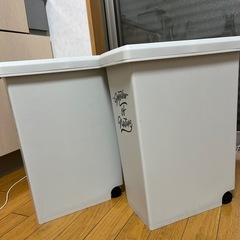 ゴミ箱の画像