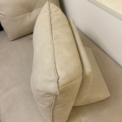 アルフレード 置き型クッション 関家具  公式 背クッション 独立型 ほぼ新品 背もたれ  ソファ プラチナグレーの画像