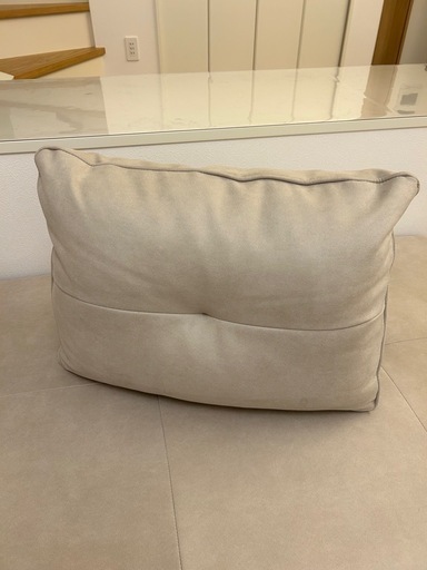 アルフレード 置き型クッション 関家具  公式 背クッション 独立型 ほぼ新品 背もたれ  ソファ プラチナグレー