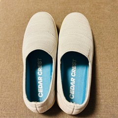 【新品未使用】CEDAR CRES グレー スリッポンの画像