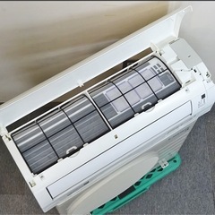 (40)DAIKIN【AN22ZESK-W】ダイキン ストリーマ空気清浄 水内部クリーン機能 ルームエアコン おもに6畳用 2022年製 中古品販売 の画像