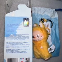 【Y】 イニシャルラブブ LABUBU の画像