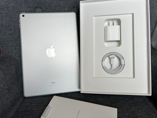 極美品　iPad 第8世代　32GB Wi-Fiモデル　シルバー