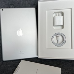 極美品　iPad 第8世代　32GB Wi-Fiモデル　シルバーの画像