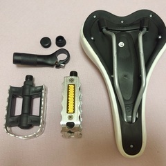 サドル ペダル 2点セット☆ロードバイク クロスバイク用の画像