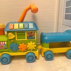 美品　赤ちゃん足蹴り乗り物　汽車の画像