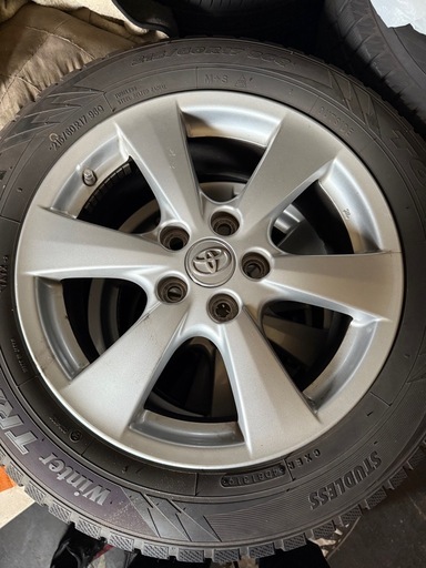 スタッドレスタイヤ