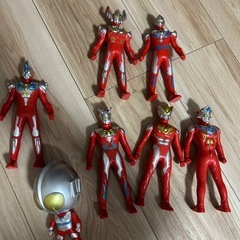 ウルトラマンフィギュア セットの画像