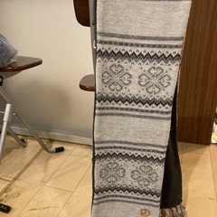 美品🌟あったか裏起毛付きロングマフラー➕手袋^ ^の画像
