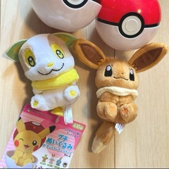 イーブイ　ワンパチ　ポケモン　プチぬいぐるみINモンスターボールケースの画像