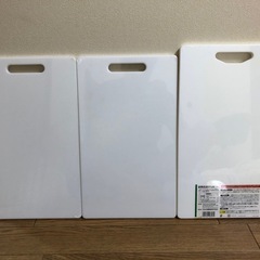 新品未使用未開封★使いやすい抗菌まな板 2枚 ヨシカワ★耐熱抗菌まな板 M 三洋化成 国内製造★3枚まとめての画像