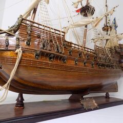 大型帆船模型　長さ９５cm　巾１８cm（船体）～２８cm（帆）　高さ７１cm（折れた部分まで）　スウェーデン海軍　戦列艦　WASA・ヴァーサ号　１６２８年　損傷ありの画像