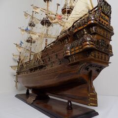 大型帆船模型　長さ９５cm　巾１８cm（船体）～２８cm（帆）　高さ７１cm（折れた部分まで）　スウェーデン海軍　戦列艦　WASA・ヴァーサ号　１６２８年　損傷ありの画像