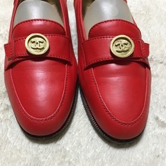 正規品 ヴィンテージ シャネル CoCoボタン ローファー 赤 37 23.5の画像