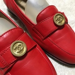 正規品 ヴィンテージ シャネル CoCoボタン ローファー 赤 37 23.5の画像